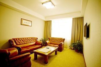 Miaozu Buyi Hotel Финхуан Екстер'єр фото