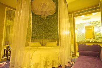 Miaozu Buyi Hotel Финхуан Екстер'єр фото