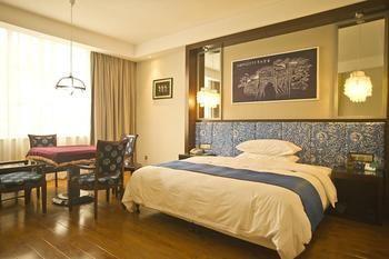 Miaozu Buyi Hotel Финхуан Екстер'єр фото